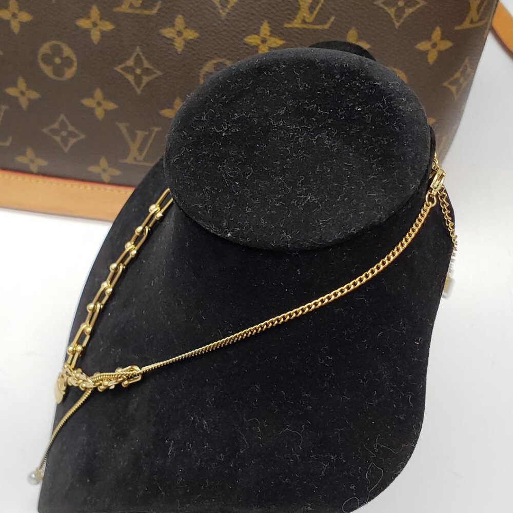 Horse Shoe Gold Plated Necklace Chain - Picture 5 of 6